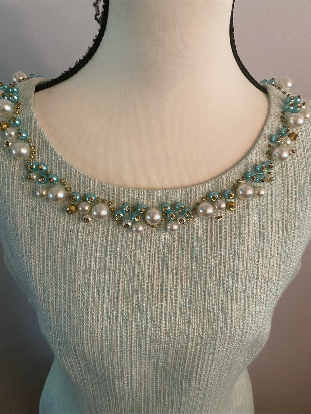 TAHARI size 6  PETITE mint green excellent condition - Picture 2 of 9